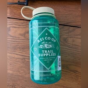 REI Co-op Green Trail Supplies Graphics 32oz Nalgene Water Bottle NWT